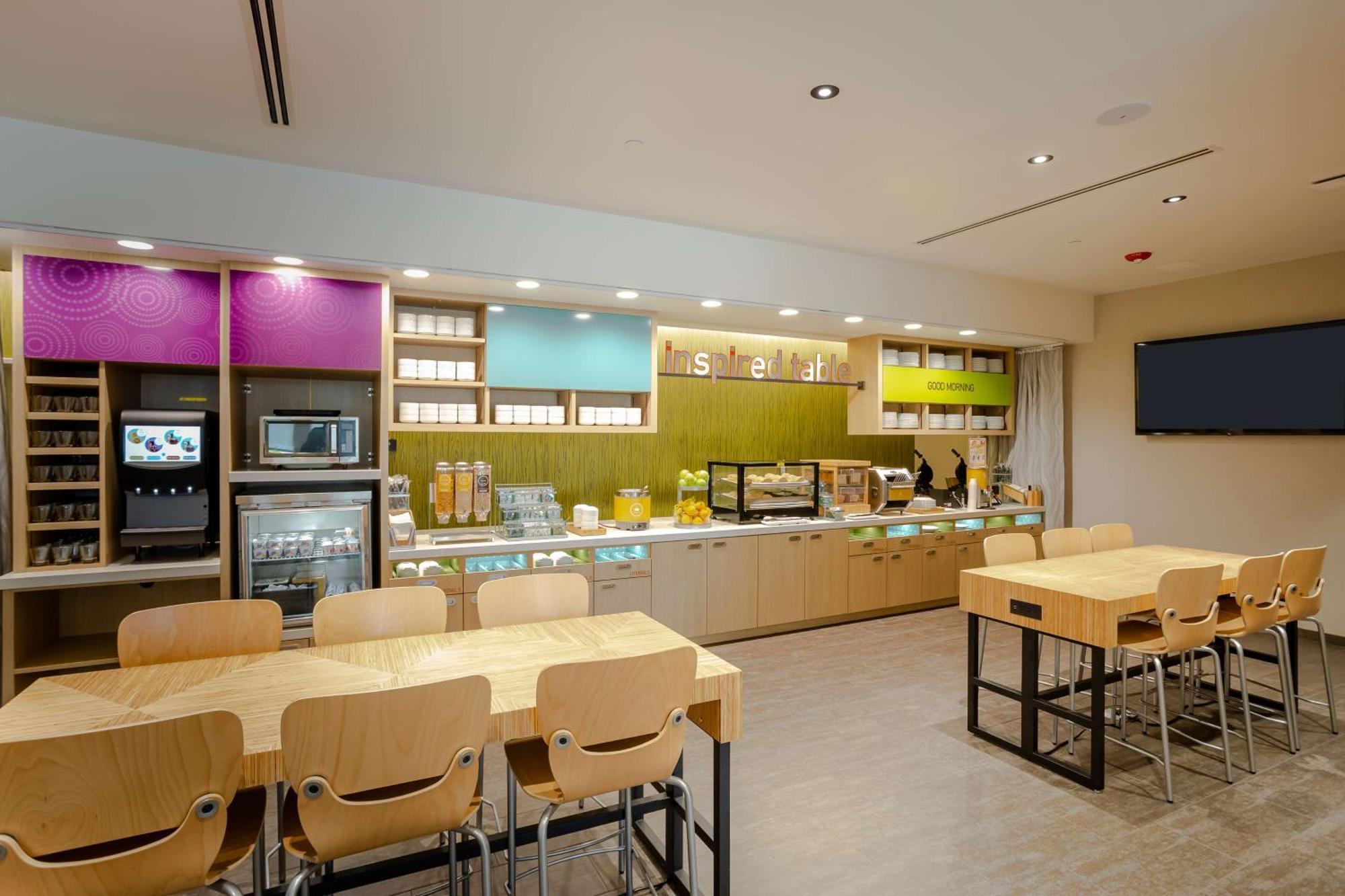 普弗拉热维尔希尔顿惠庭酒店 外观 照片